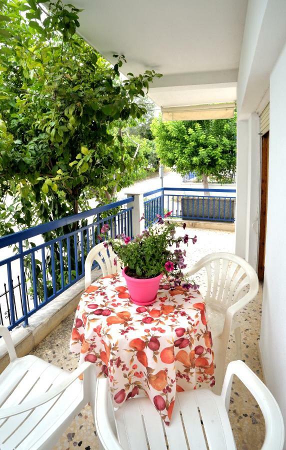 Deluxe Seaside Apartment Konstantinidis نيا بوتيدايا المظهر الخارجي الصورة